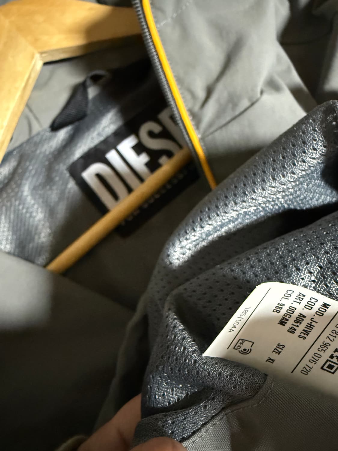 디젤 J-하이브스 콘트라스트 파이핑 윈드브레이커 그레이 상품이미지4