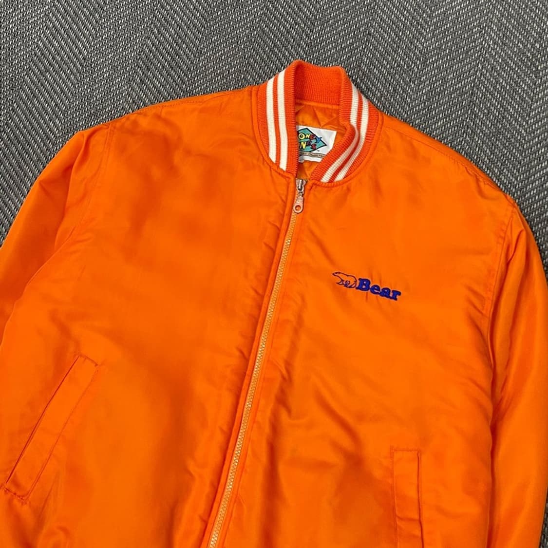 베어 루니 툰즈 콜라보 바시티 v0194 상품이미지3