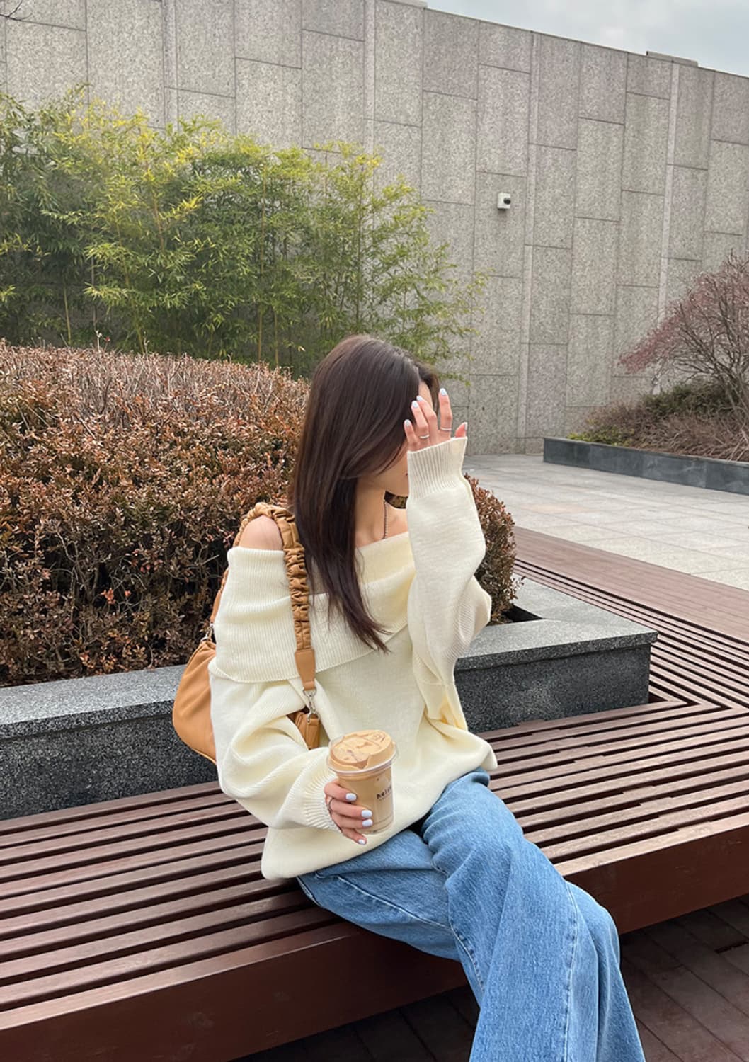 데이인 오프숄더 박스 니트 아이보리 상품이미지5