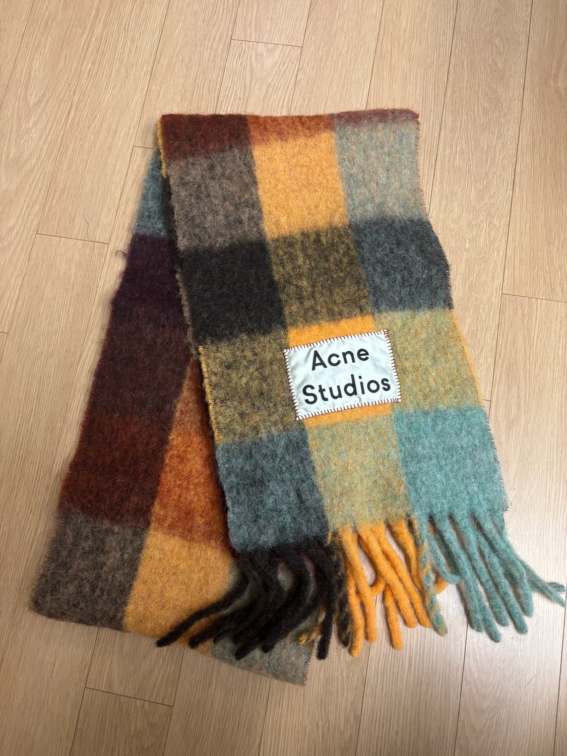 아크네 스튜디오 머플러 상품이미지1