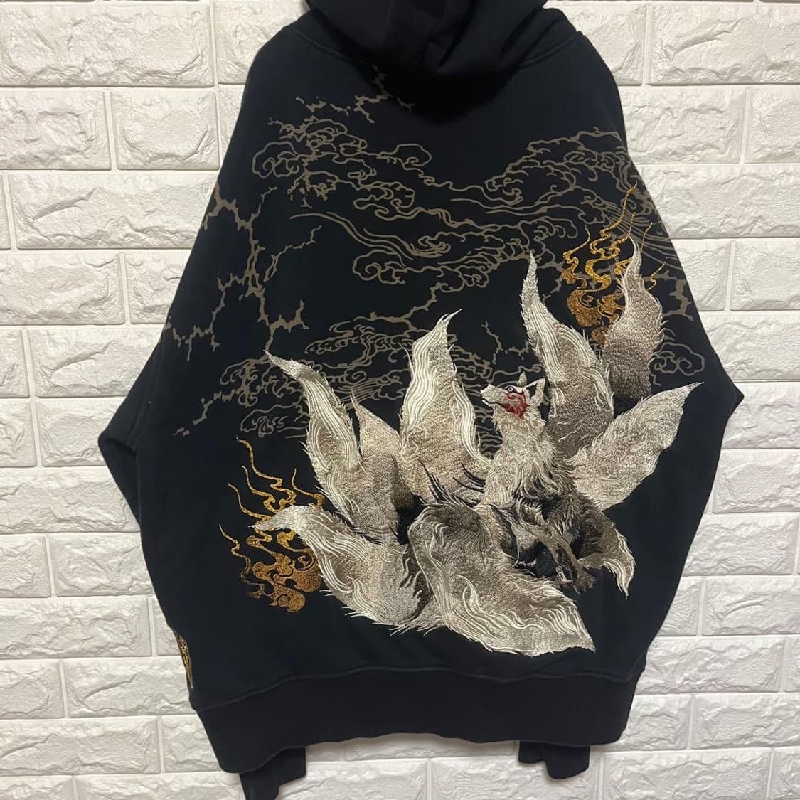 카라쿠리 타마시 구미호 후드집업 상품이미지1