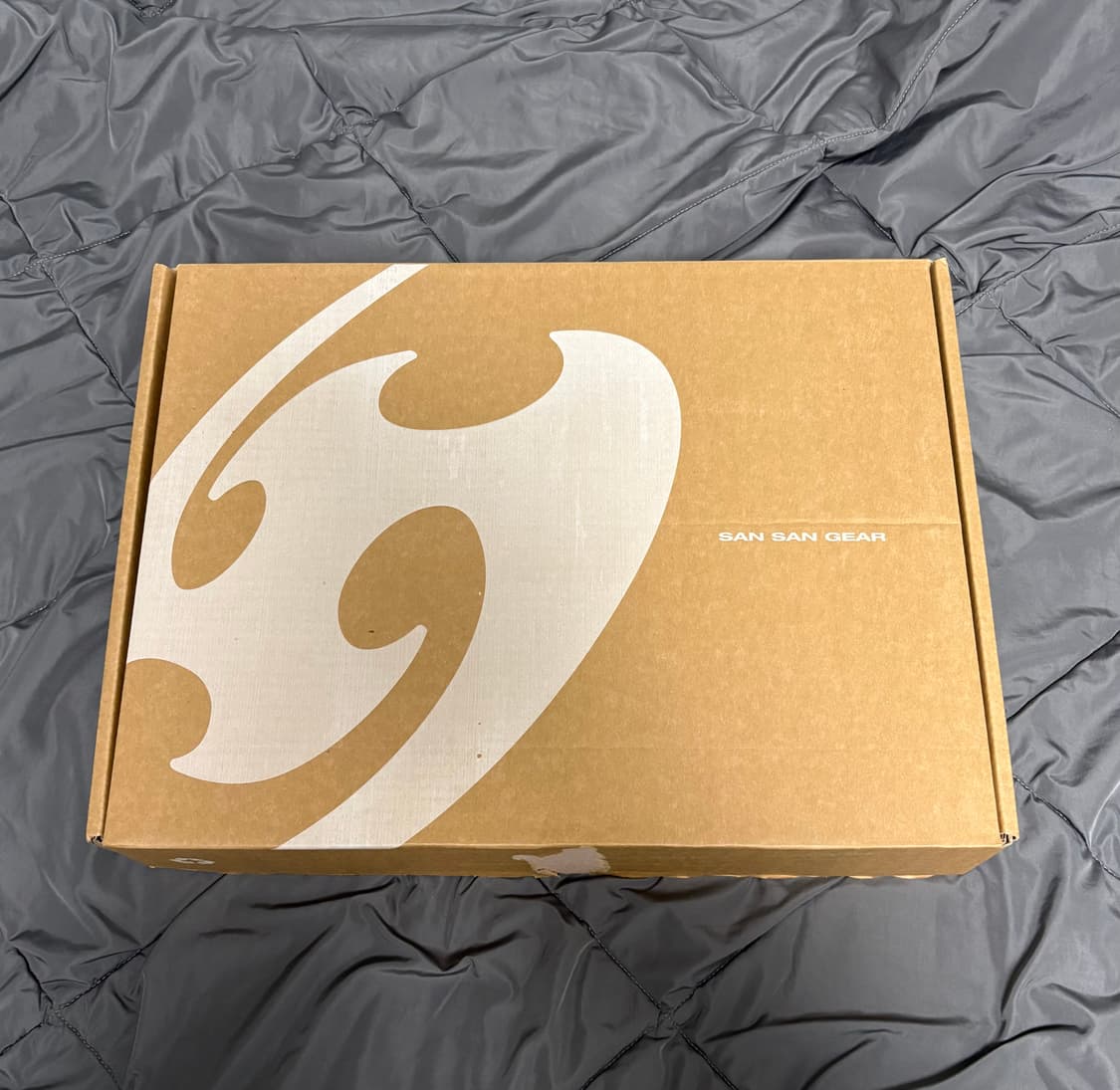 산산기어 25fw 경량패딩 블랙 0 상품이미지2
