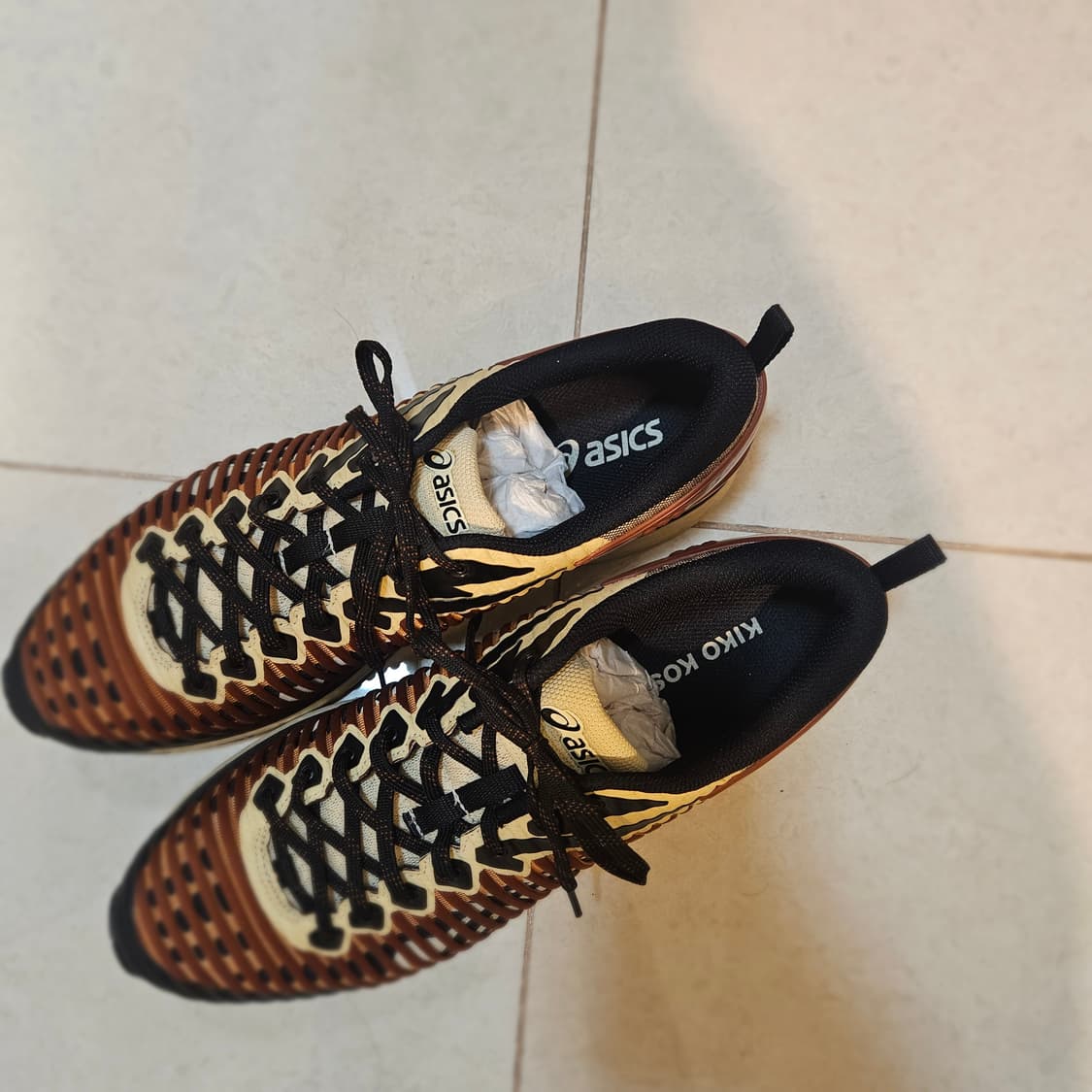 295 아식스 x 키코 코스타디노브 젤 델바 1 카라멜 상품이미지3