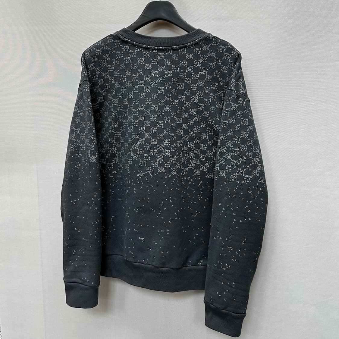 루이비통 다미에 그라데이션 맨투맨 (105)  상품이미지5