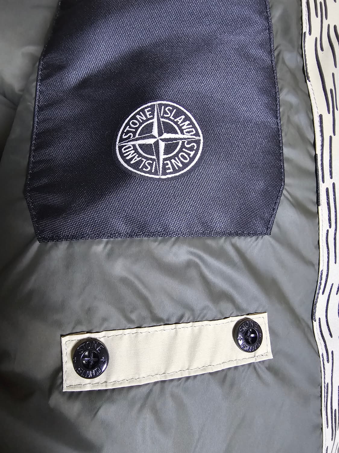 스톤아일랜드 레인 카모 리플렉티브 다운 패딩 상품이미지9