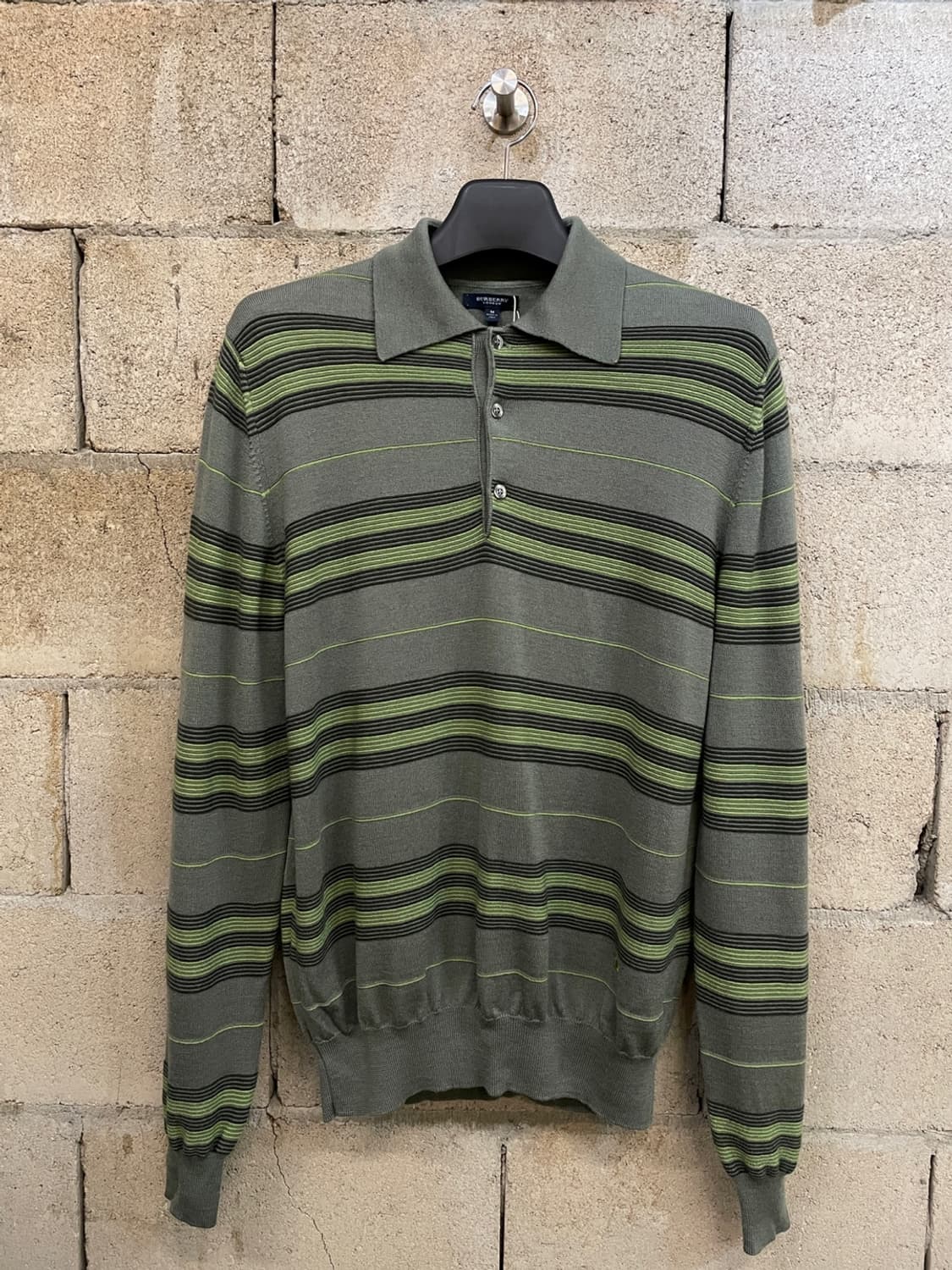 버버리 크레스트 로고 스트라이프 카라 니트 상품이미지1