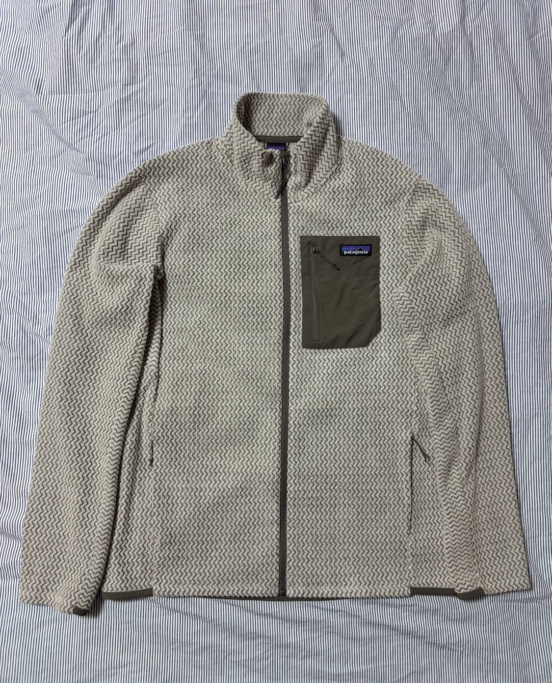 (SS급) 파타고니아 R1 에어 자켓 펠리컨 M 상품이미지2