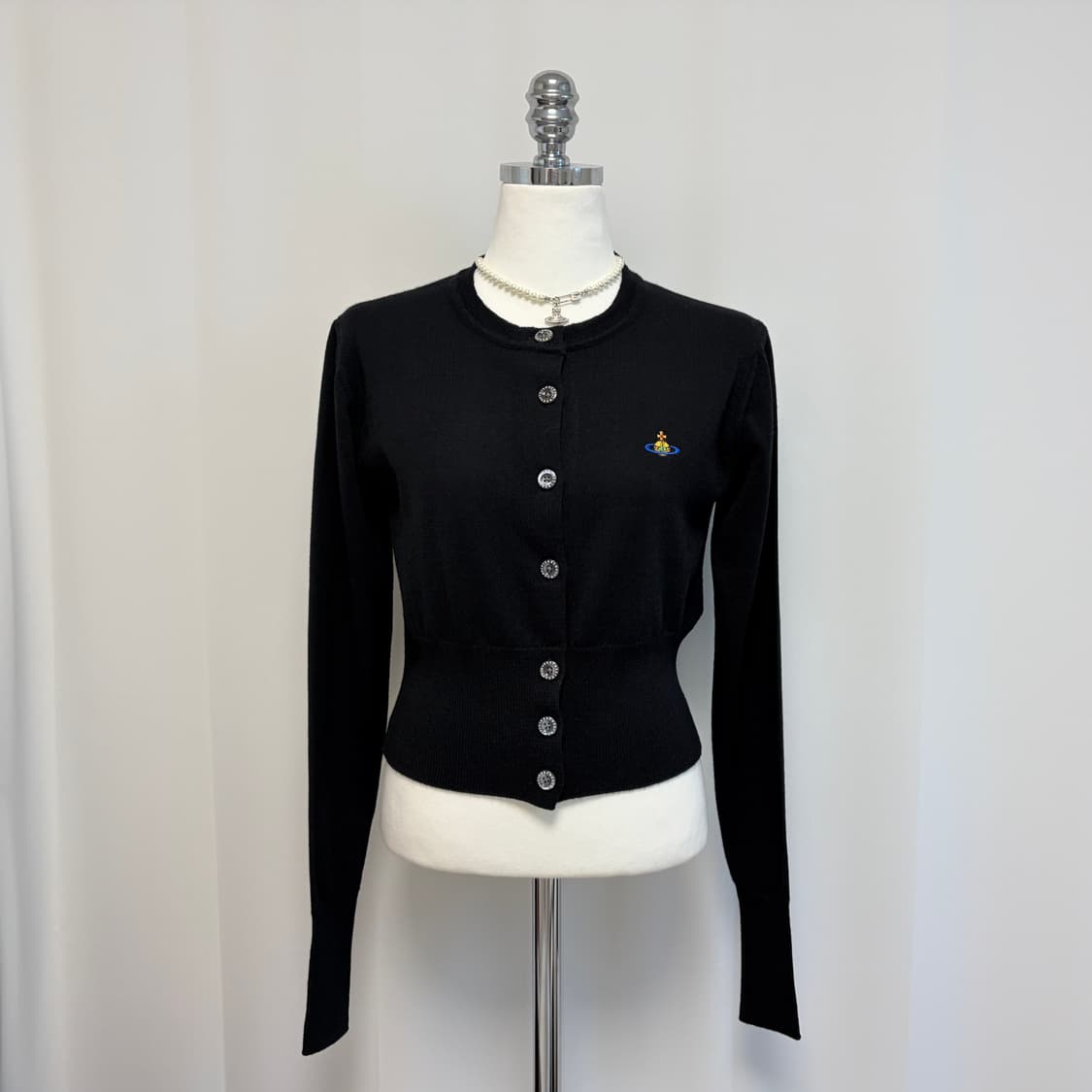 비비안웨스트우드 버진 울 베아 크롭 가디건-블랙 상품이미지2