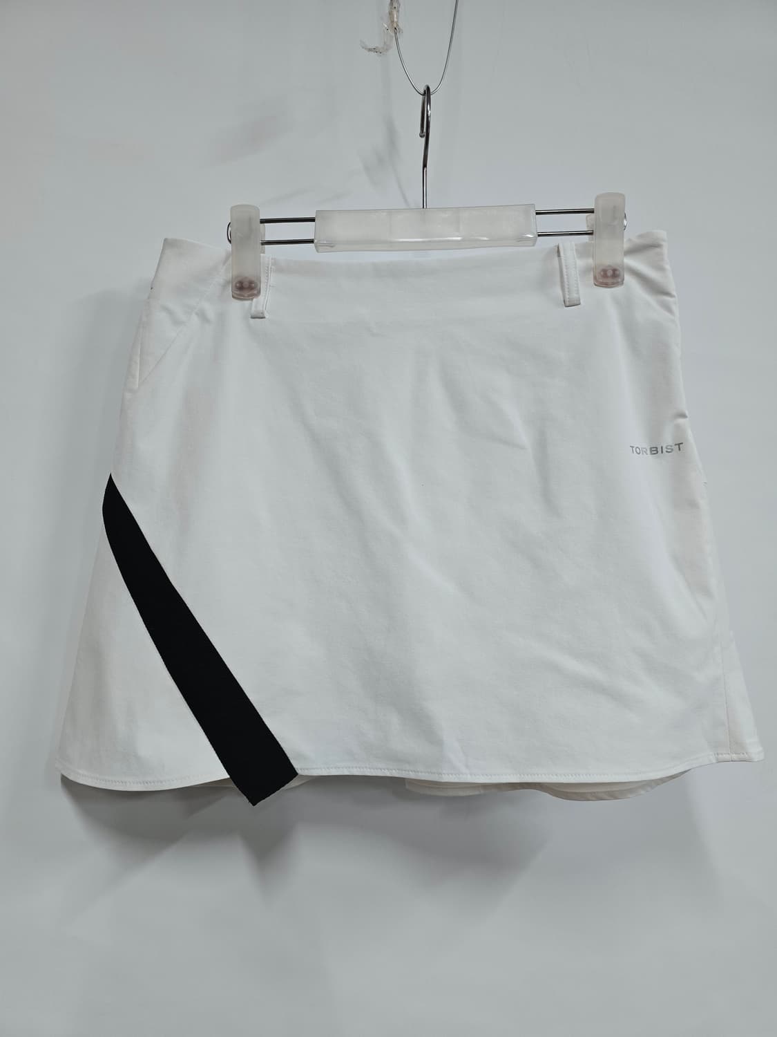TORBIST 화이트 블랙 스커트 골프치마 상품이미지1