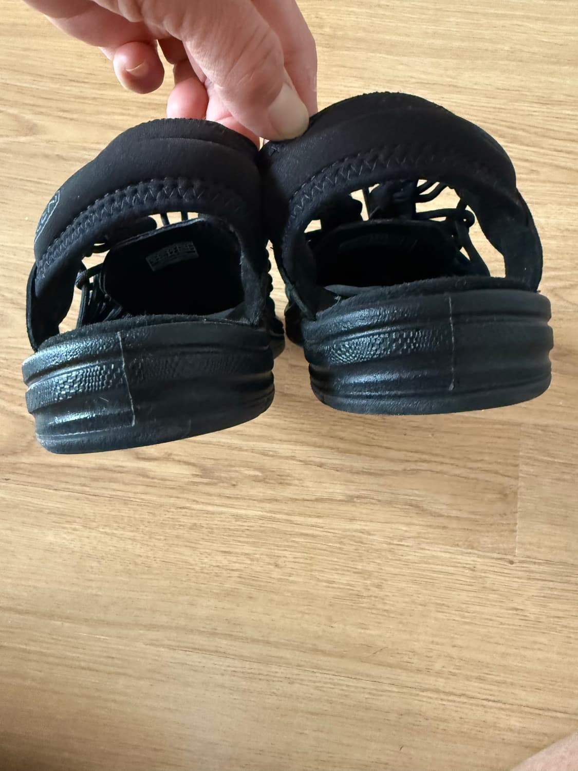 Keen 킨 유니크 블랙 샌들 39(255mm) 상품이미지2