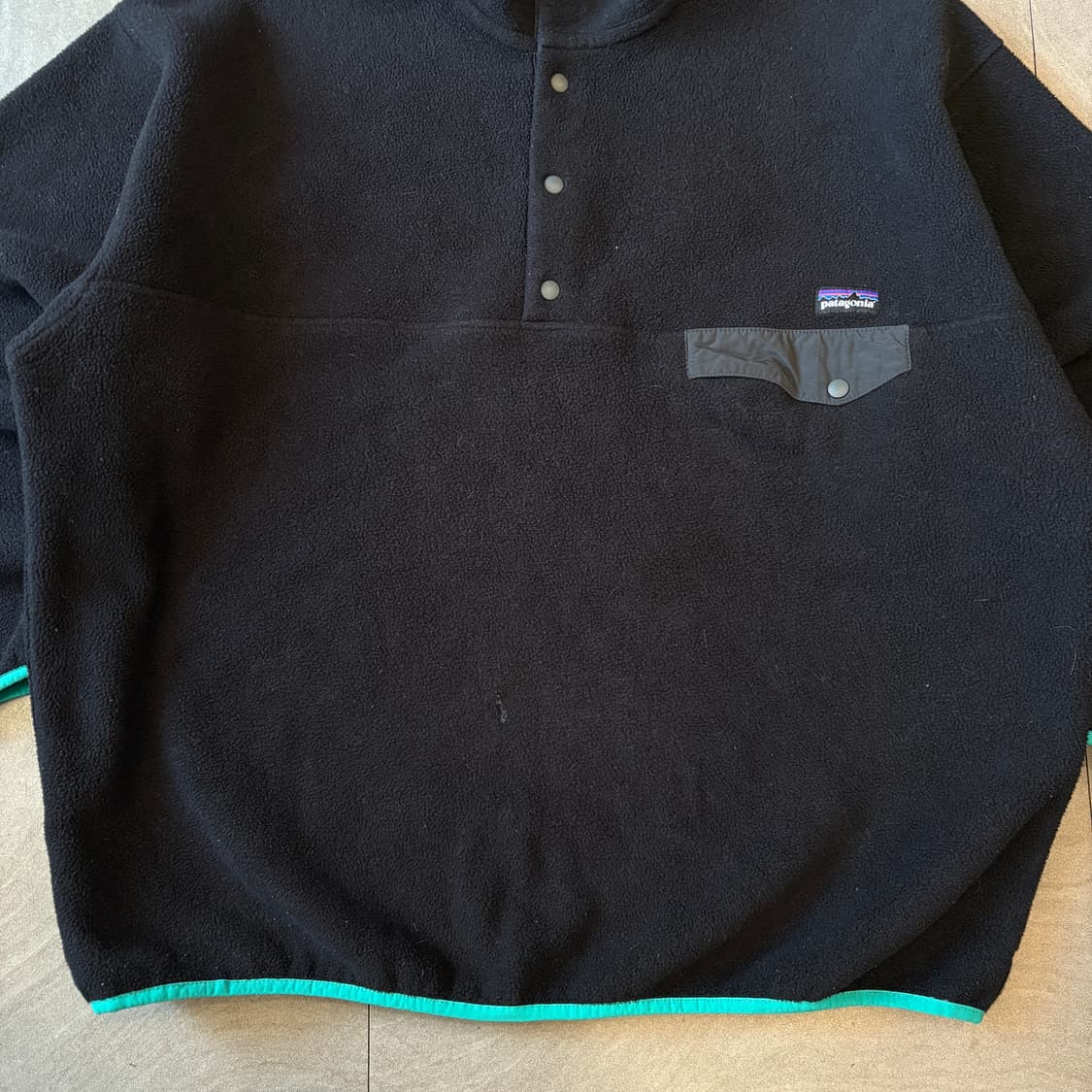 파타고니아 정품 블랙 신칠라 스냅티 상품이미지3