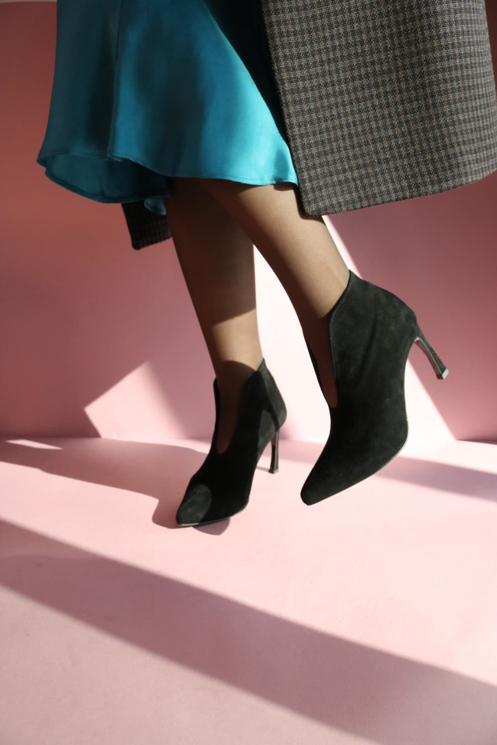 부티크헤르원 뒤세스 부티힐 블랙 스웨이드 앵클 부츠 힐 상품이미지5