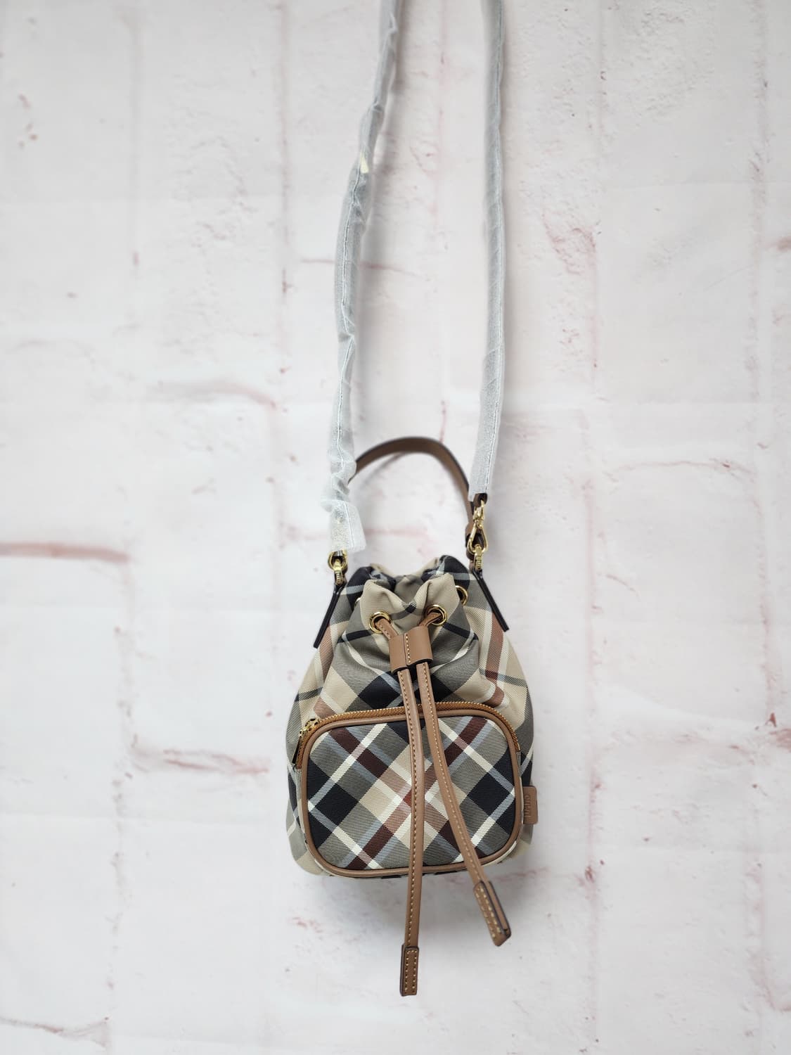 닥스 체크 버킷 크로스백 상품이미지3