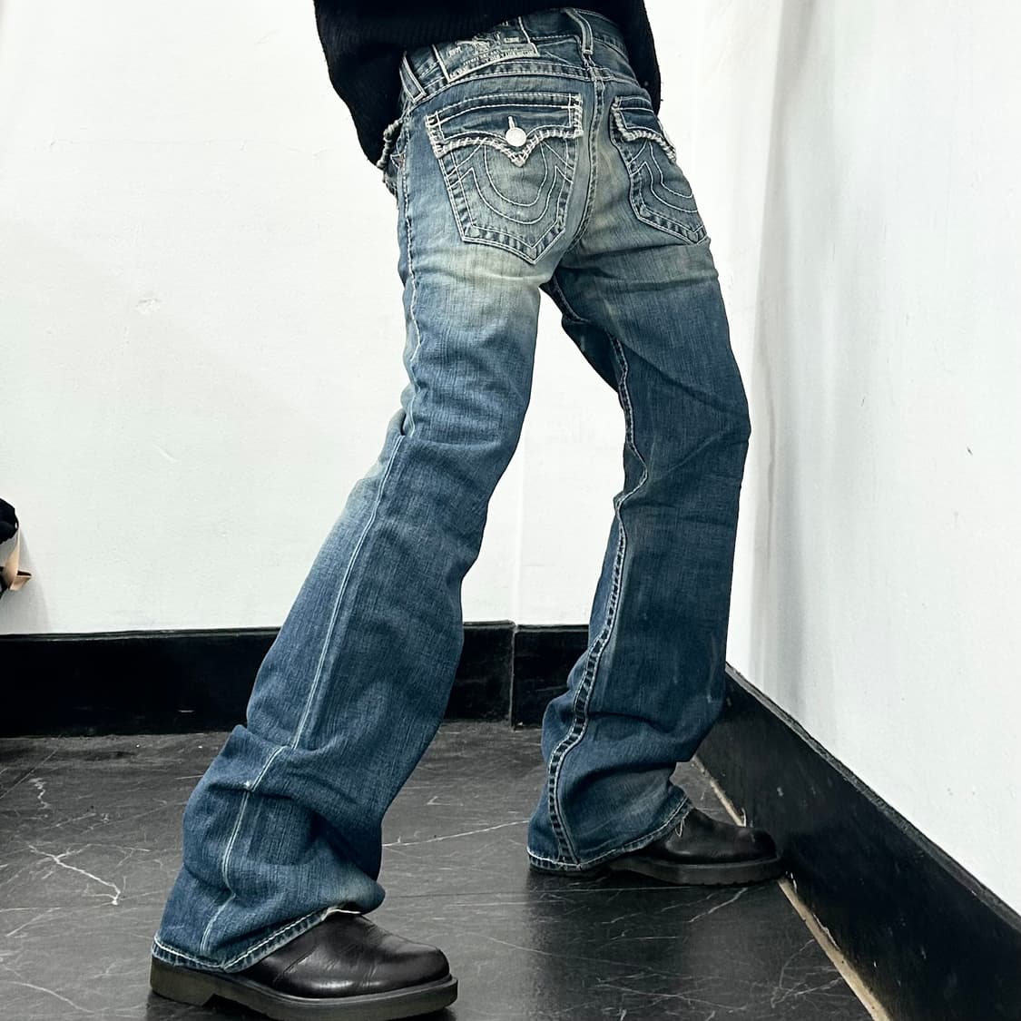 트루릴리전 월드투어 부츠컷 데님 팬츠 상품이미지1