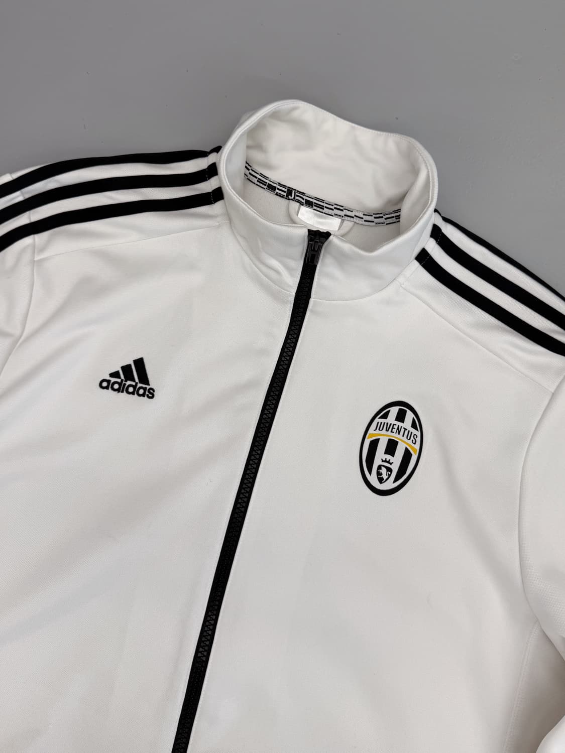 아디다스 오버핏 유벤투스 화이트 트랙 져지 상품이미지2