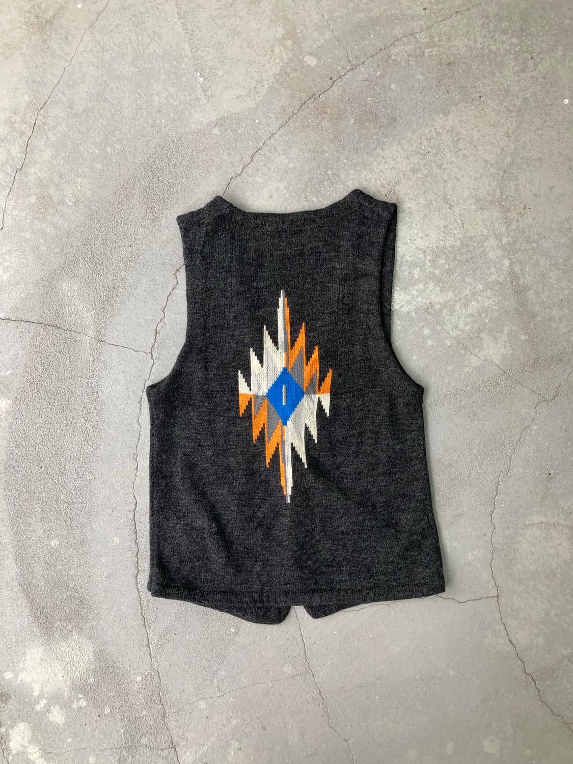 charcoal chimayo pattern knit vest 상품이미지4