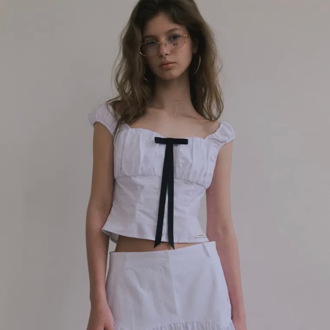 오버듀플레어 ribbon heart neck blouse 블라우스  상품이미지4