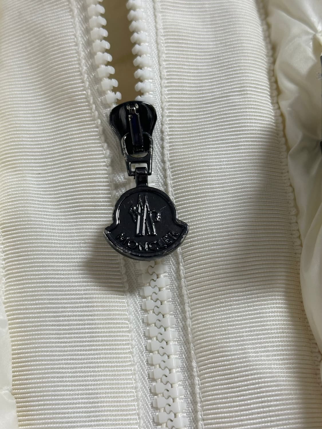 몽클레어 패딩 가디건 아이보리 퍼 트리밍 상품이미지3