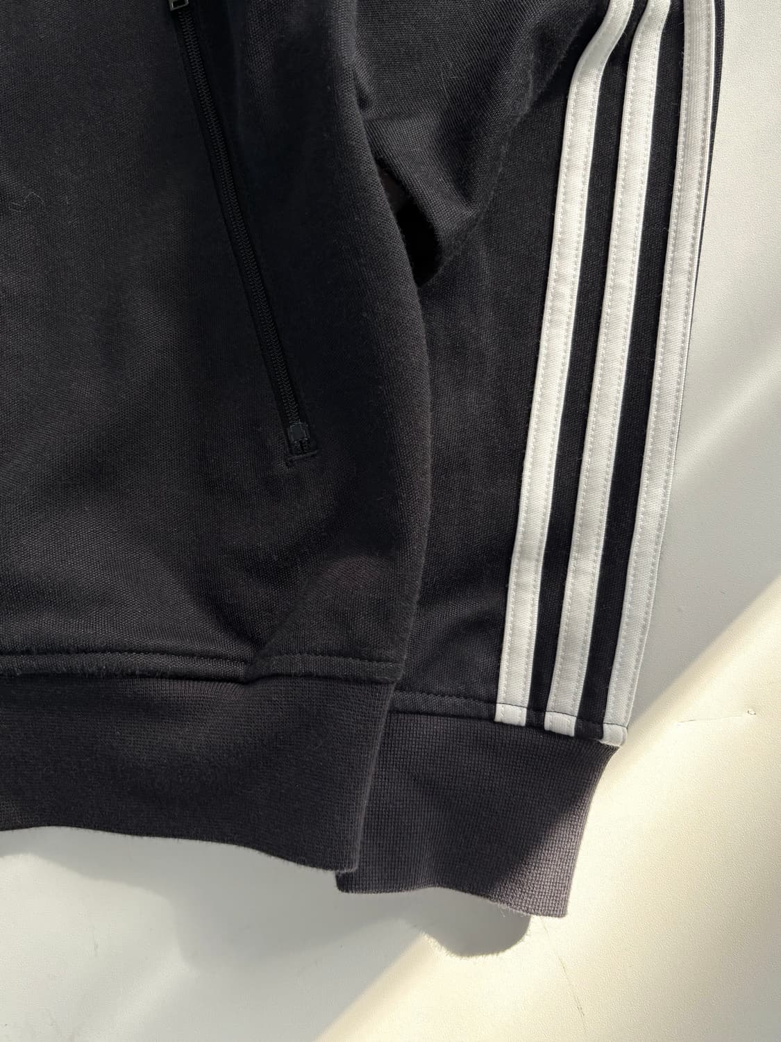 Adidas 아디다스 블랙컬러 뉴욕 카이저 트랙탑 상품이미지4