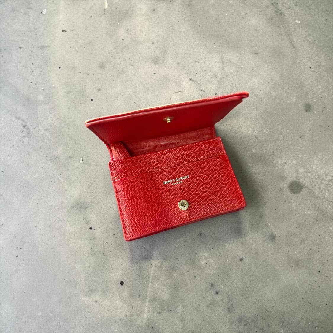 .생로랑 모노그램 마틀라쎄 컴팩트 반지갑 상품이미지4