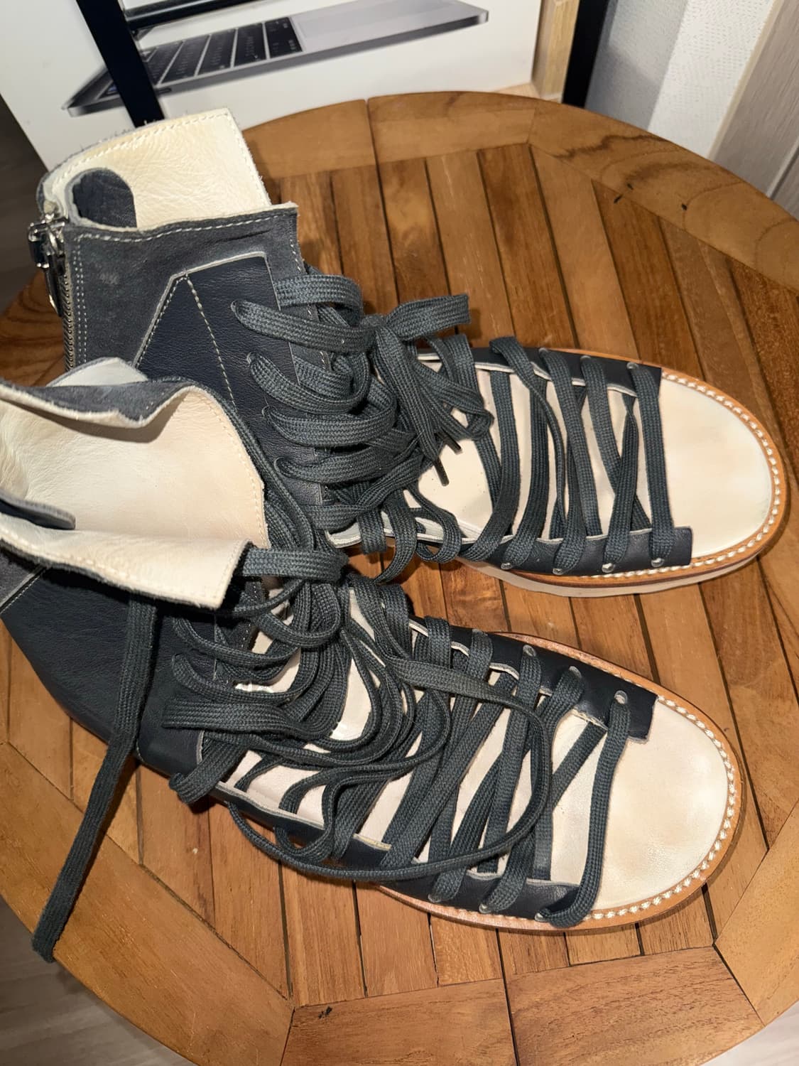 크리스 반 아쉐 글래디에이터 샌들 43사이즈 판매합니다. 상품이미지1