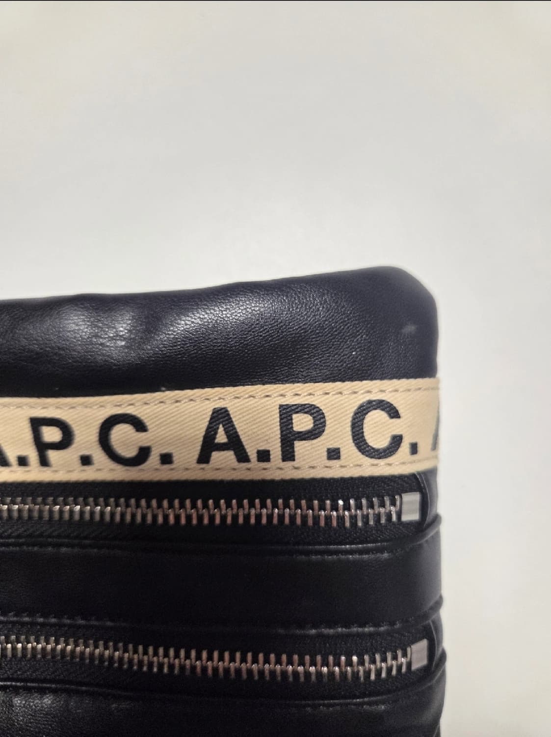 아페쎄 apc 파유치 크로스백 상품이미지4