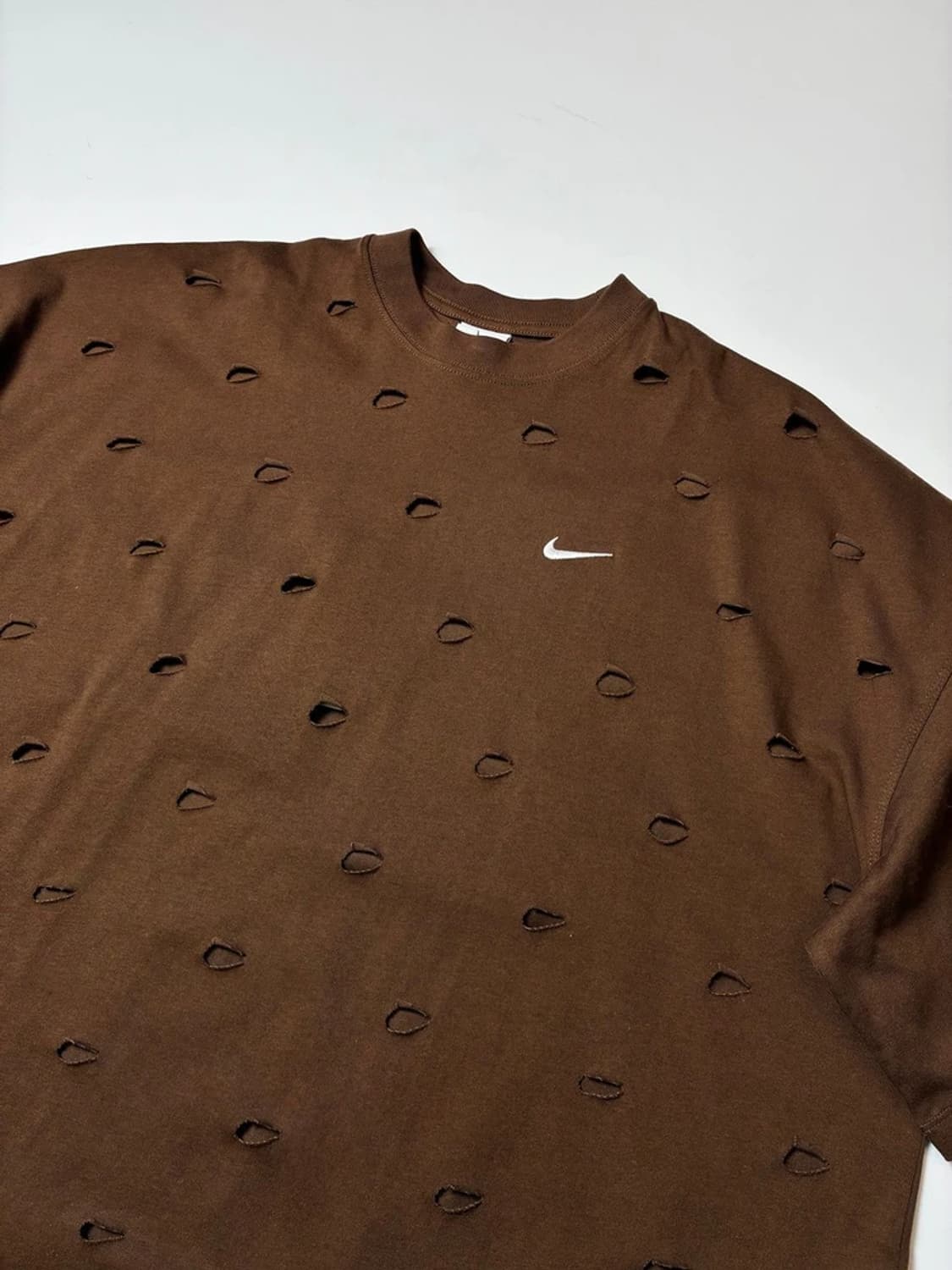 나이키 x 자크뮈스 24ss 펀칭 스우시 티셔츠 PN8242 상품이미지2