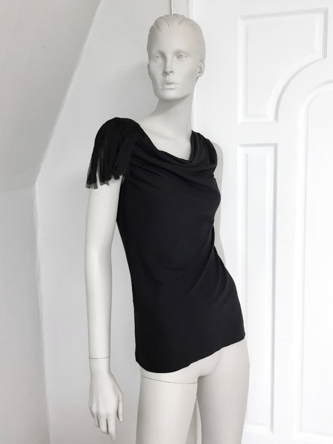 Gap Shoulder Point Sleeveless Top 상품이미지3