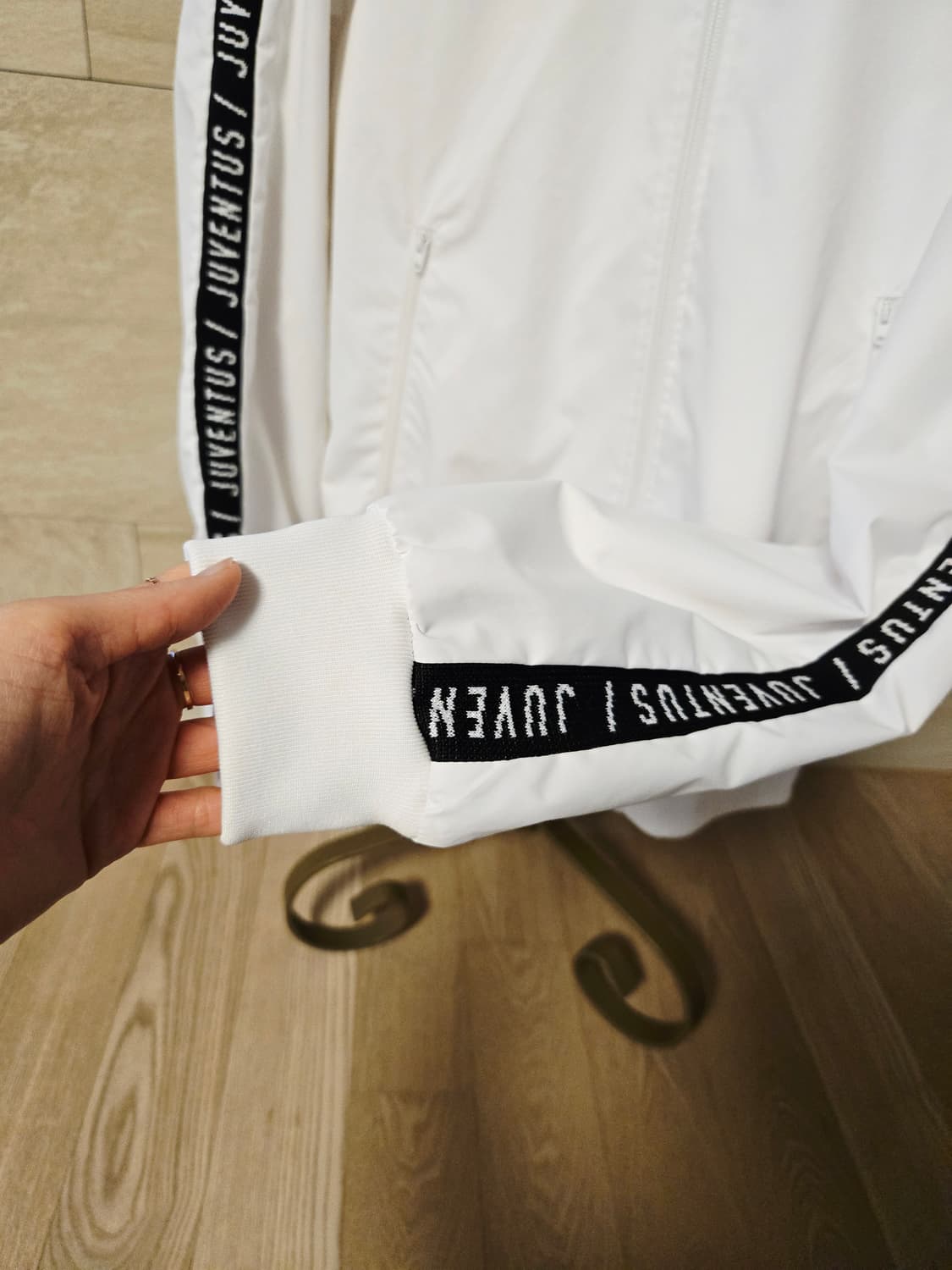 [m/95] 아디다스 유벤투스 에센셜 남성 자켓 상품이미지5