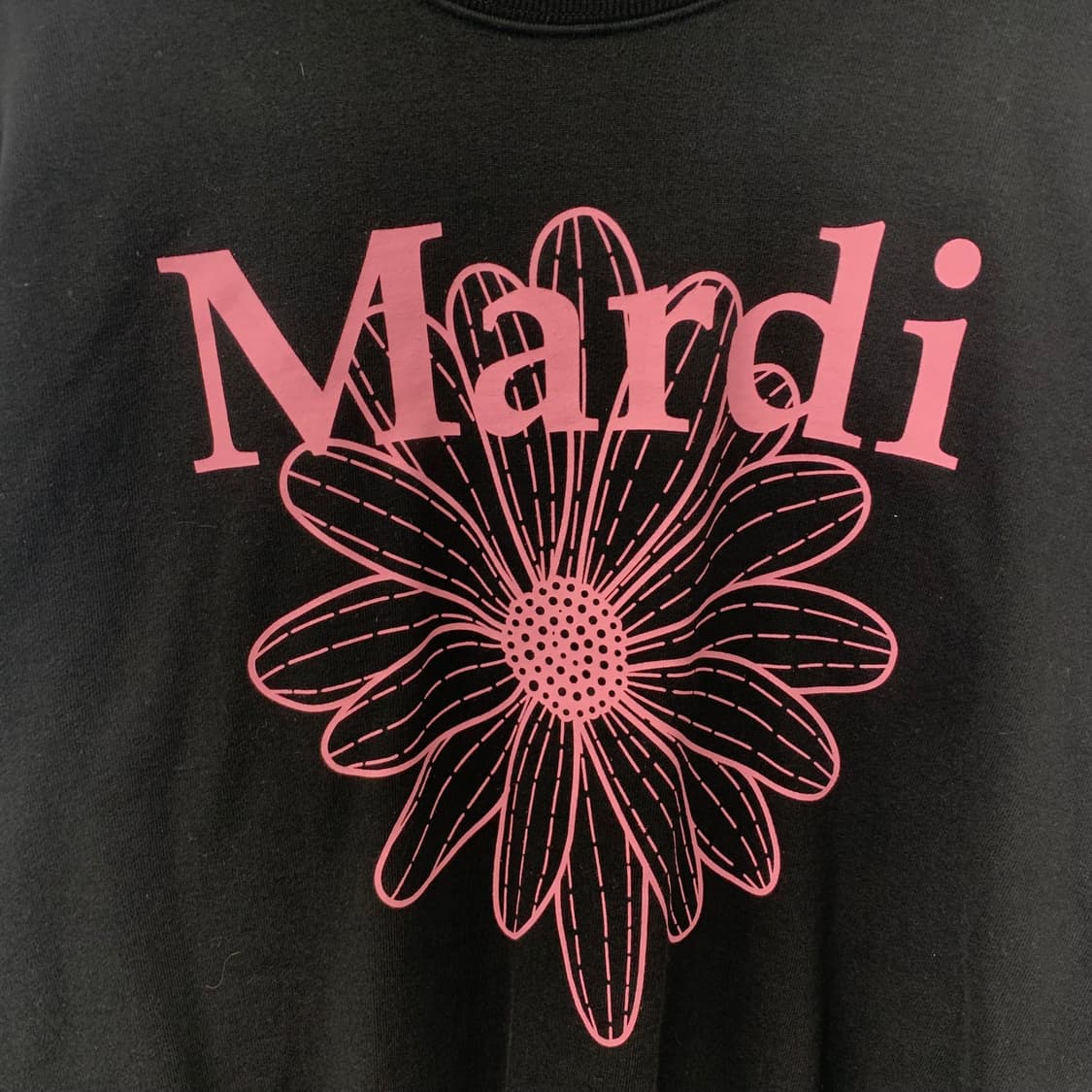 마르디 메크르디 빅로고 블랙 맨투맨 상품이미지3