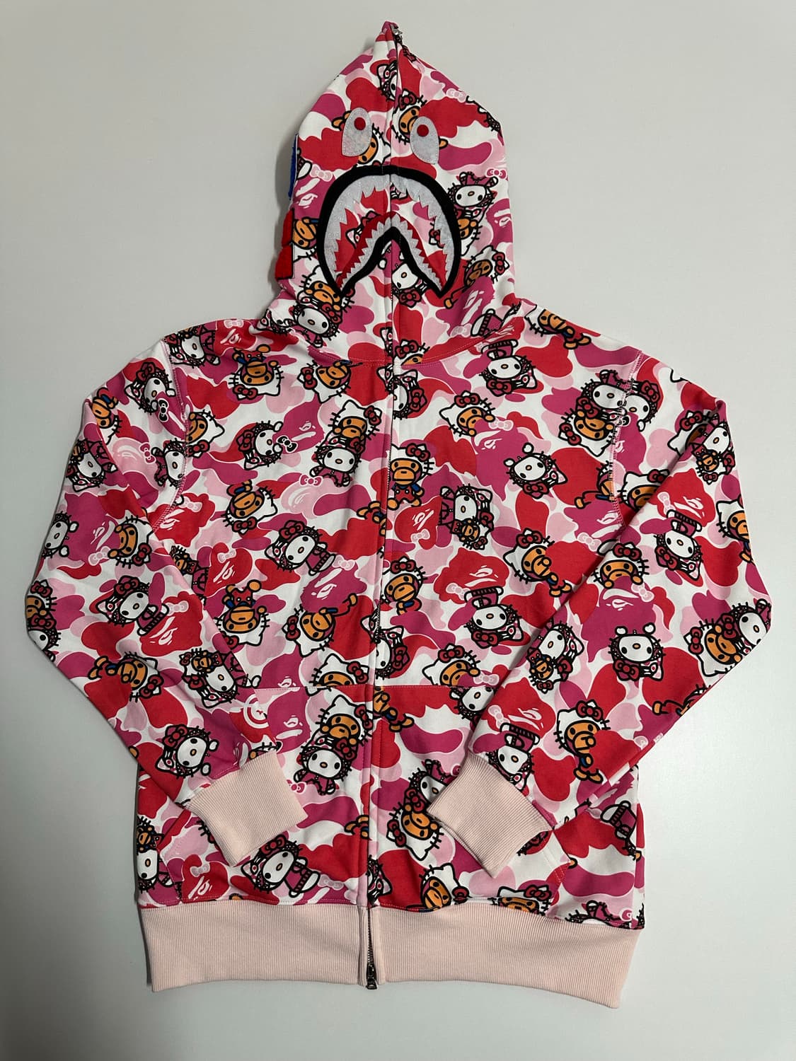 베이프 핑크 카모 헬로키티 샤크 후드집업 상품이미지1