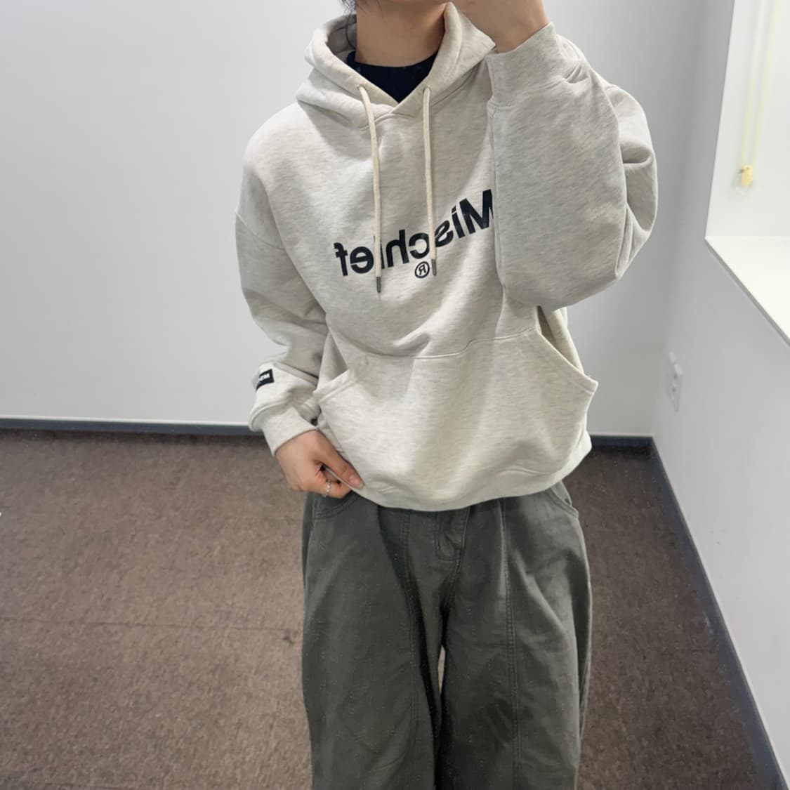 Mischief 미스치프 블랙로고 아이보리 멜란지 후드티  상품이미지2