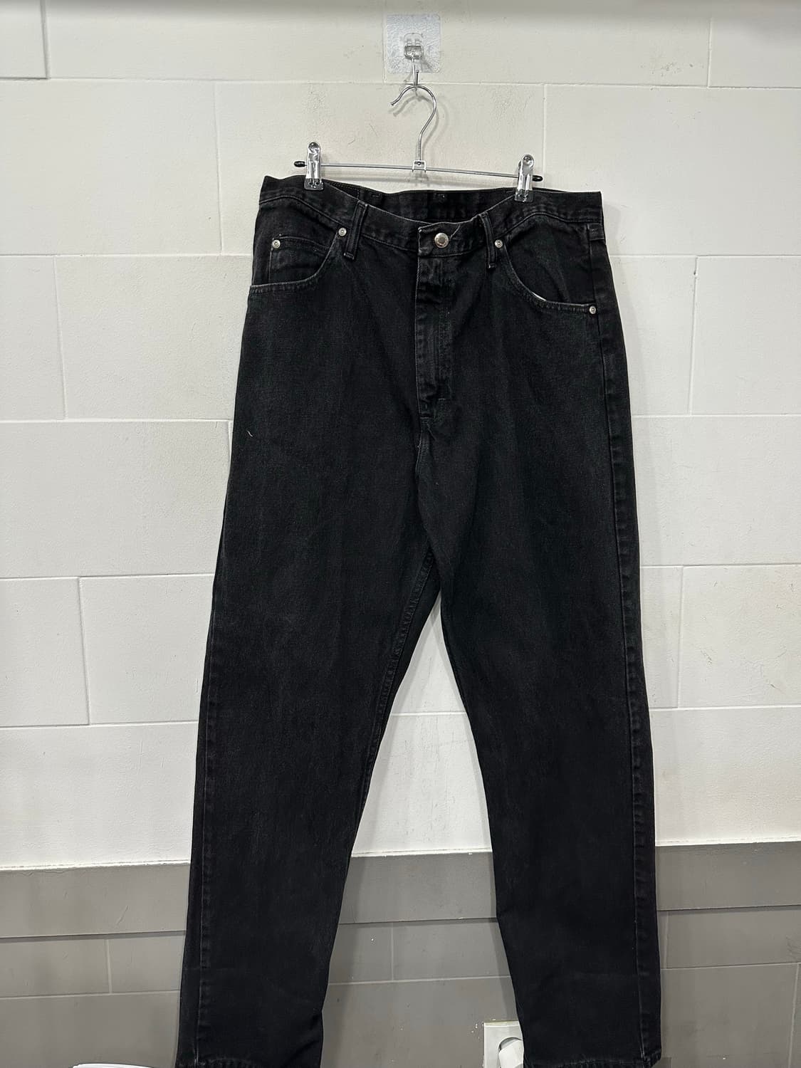 랭글러 블랙 데님팬츠 상품이미지1