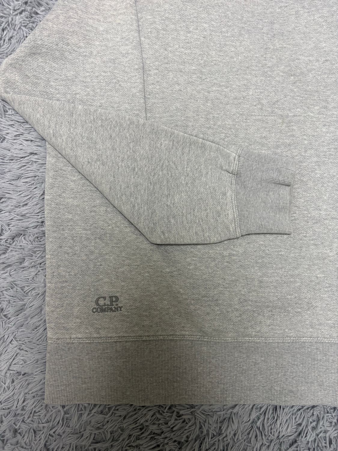 CP컴퍼니 렌즈 와펜 암포켓 맨투맨 상품이미지4