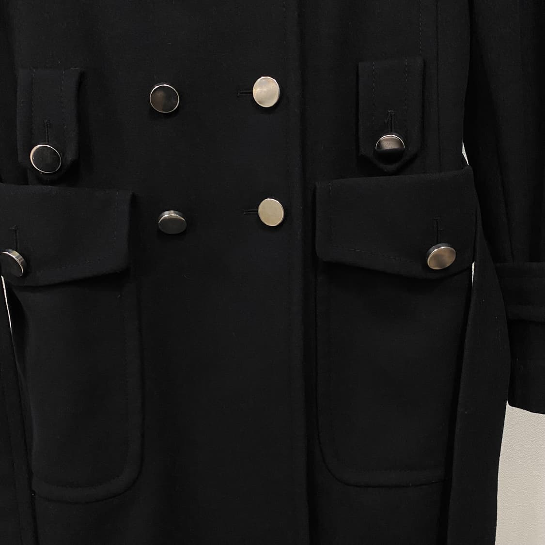 마크제이콥스 은장 더블 벨티드 버진 울 코트 블랙 상품이미지5