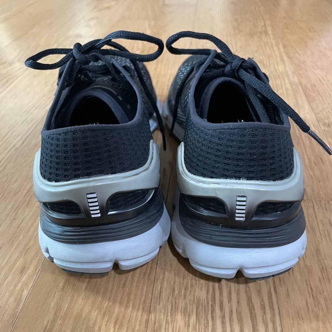 언더아머 런닝화 270 상품이미지4