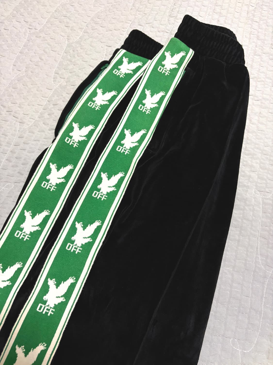 오프화이트 벨벳 팬츠 상품이미지3