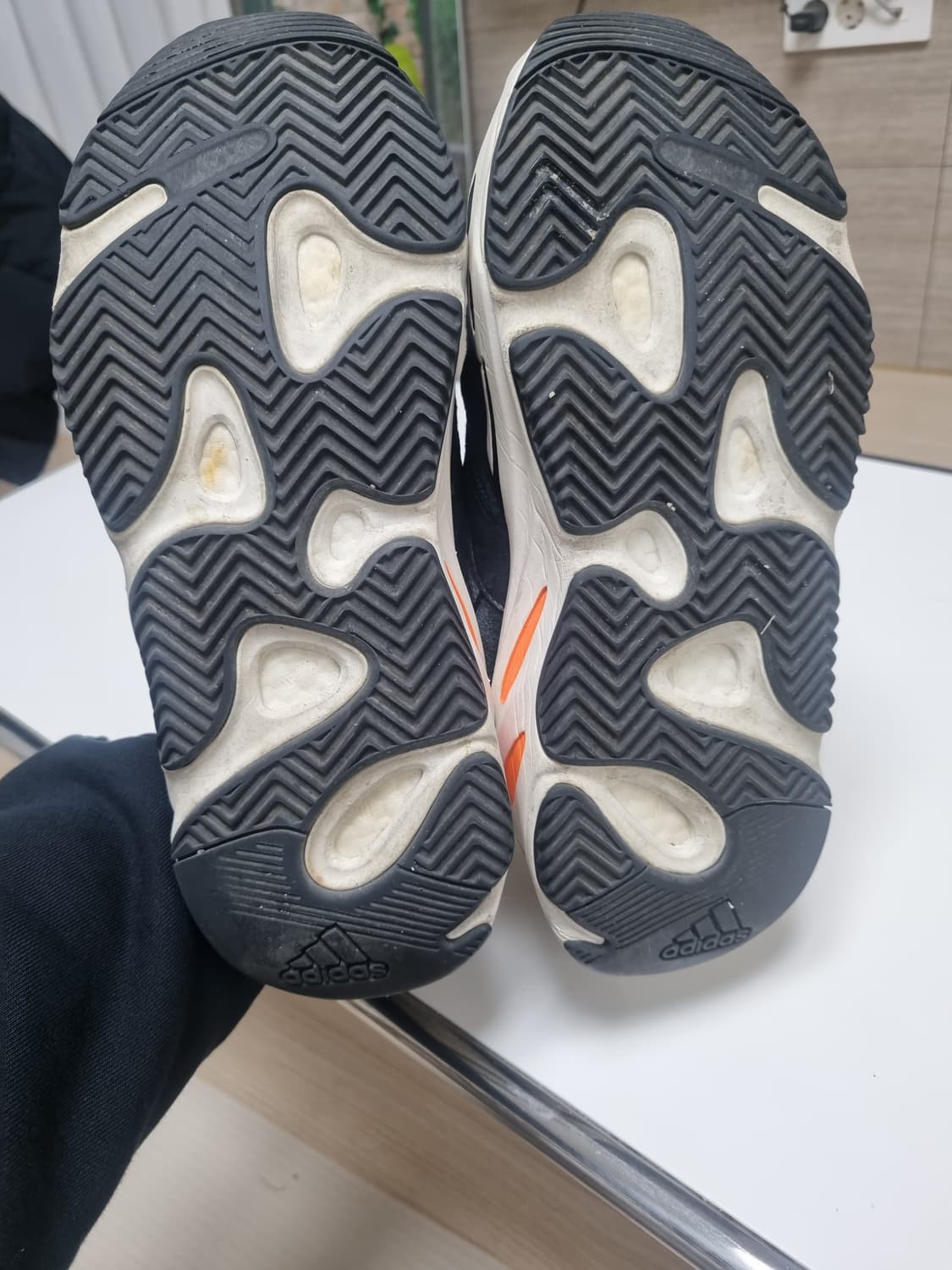 아디다스 웨이브러너 700  사이즈265 상품이미지4