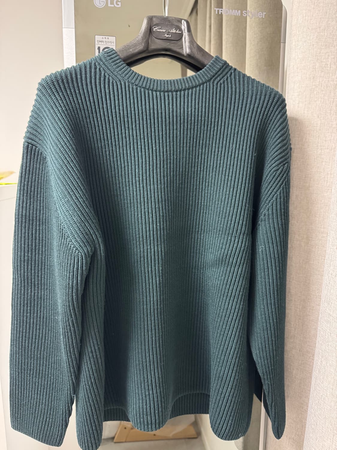 바토너 batoner 시그니처 크루넥 니트 딥그린 포레스트 3사이즈 상품이미지1