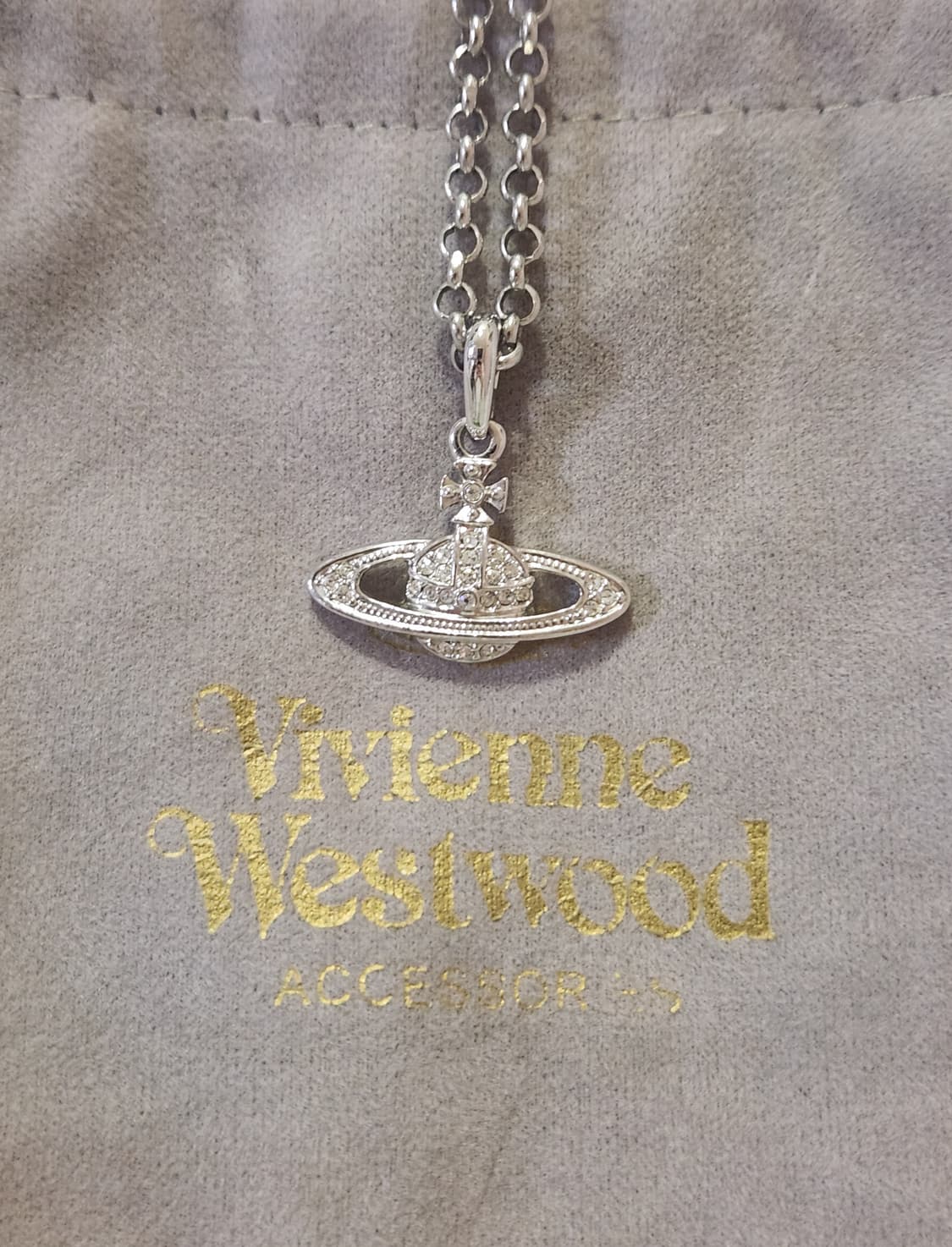 비비안웨스트우드 미니 바스 릴리프 목걸이 상품이미지1