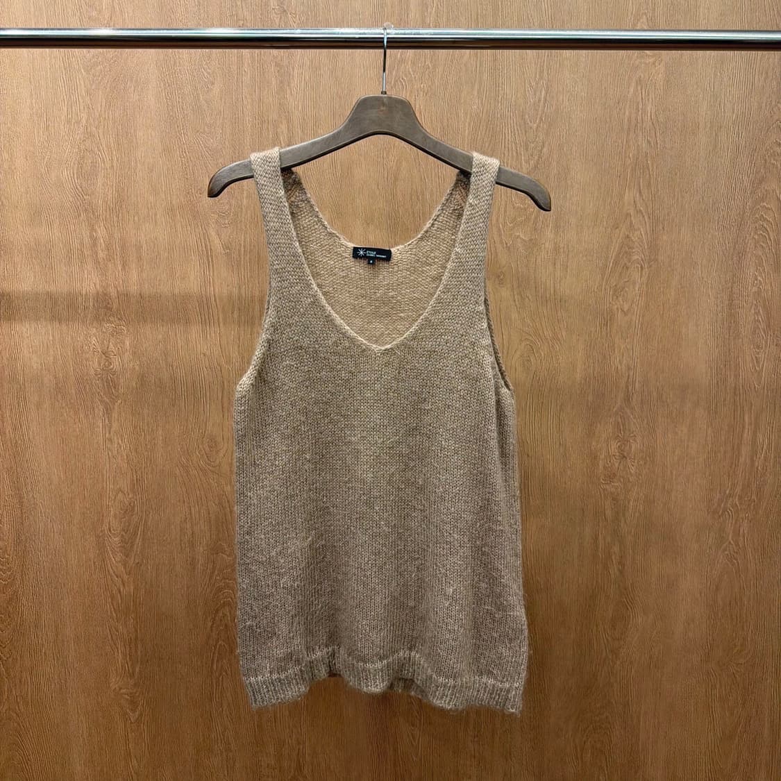 이자벨마랑 에뚜왈 브이넥 슬리브리스 니트 무지 디테일 루즈핏 베이지 상품이미지2