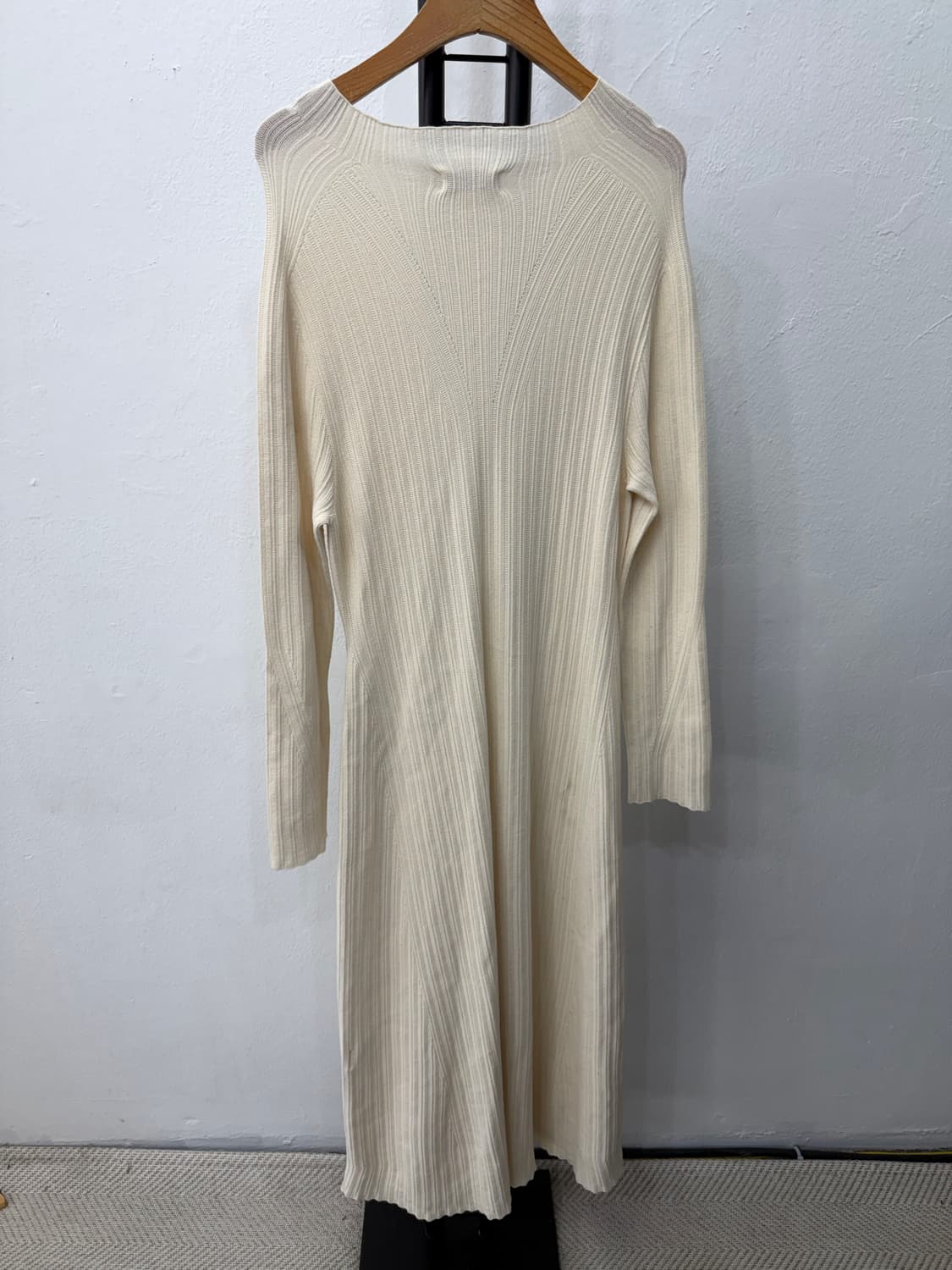 정품) 타임 한섬 20ss 아이보리 골지 니트 롱 원피스 90F 상품이미지5