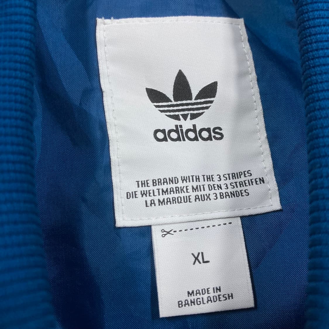 아디다스 블루 컬러 슈퍼스타 퀼팅 경량 패딩 상품이미지3