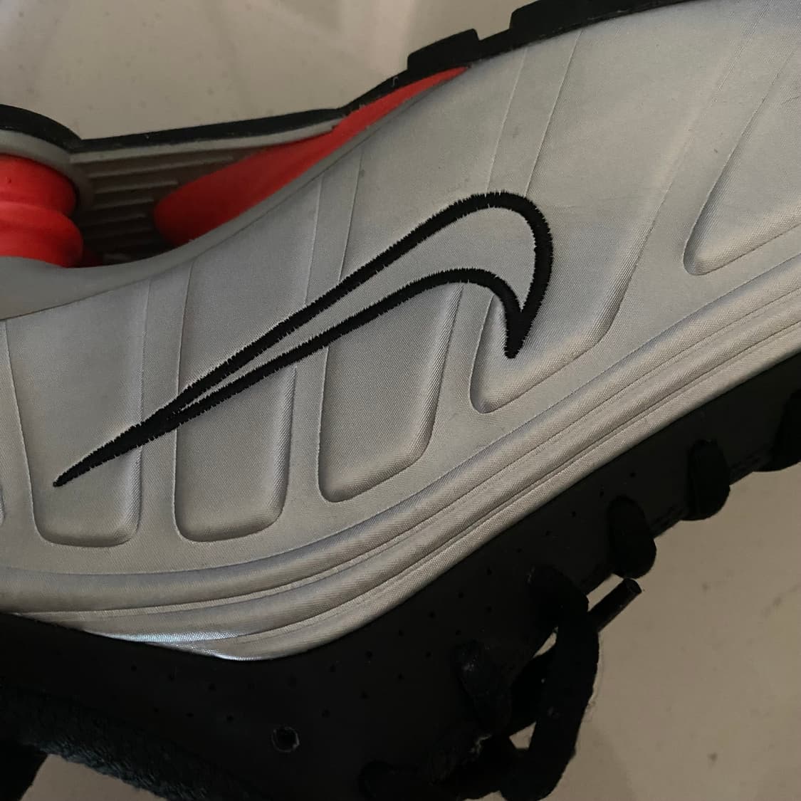 나이키 샥스 R4 메탈릭 실버 레드 255사이즈 상품이미지6