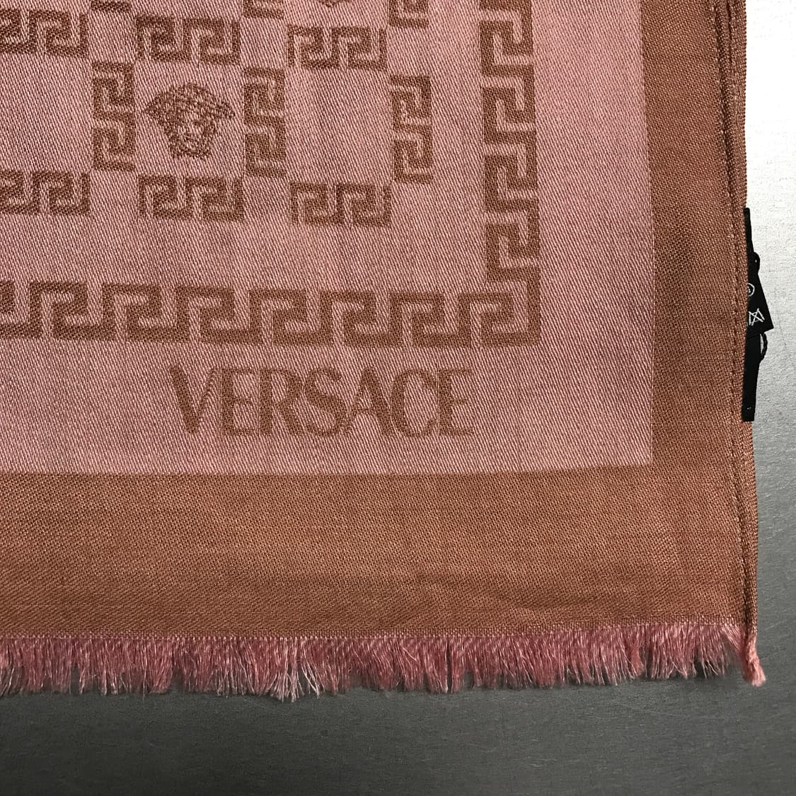 베르사체 메두사 실크 스카프 상품이미지6