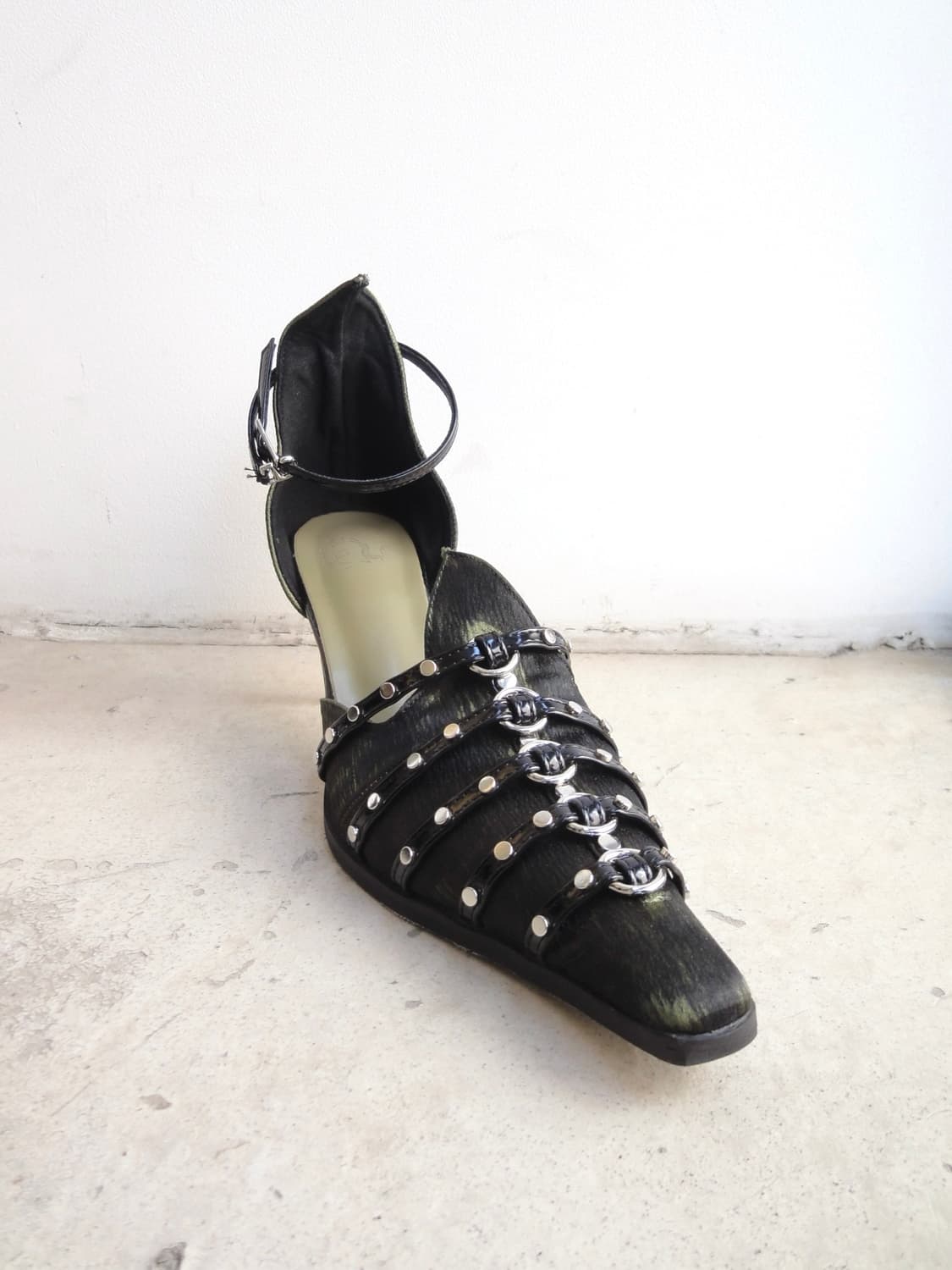 Crack point stud detail heels 상품이미지2