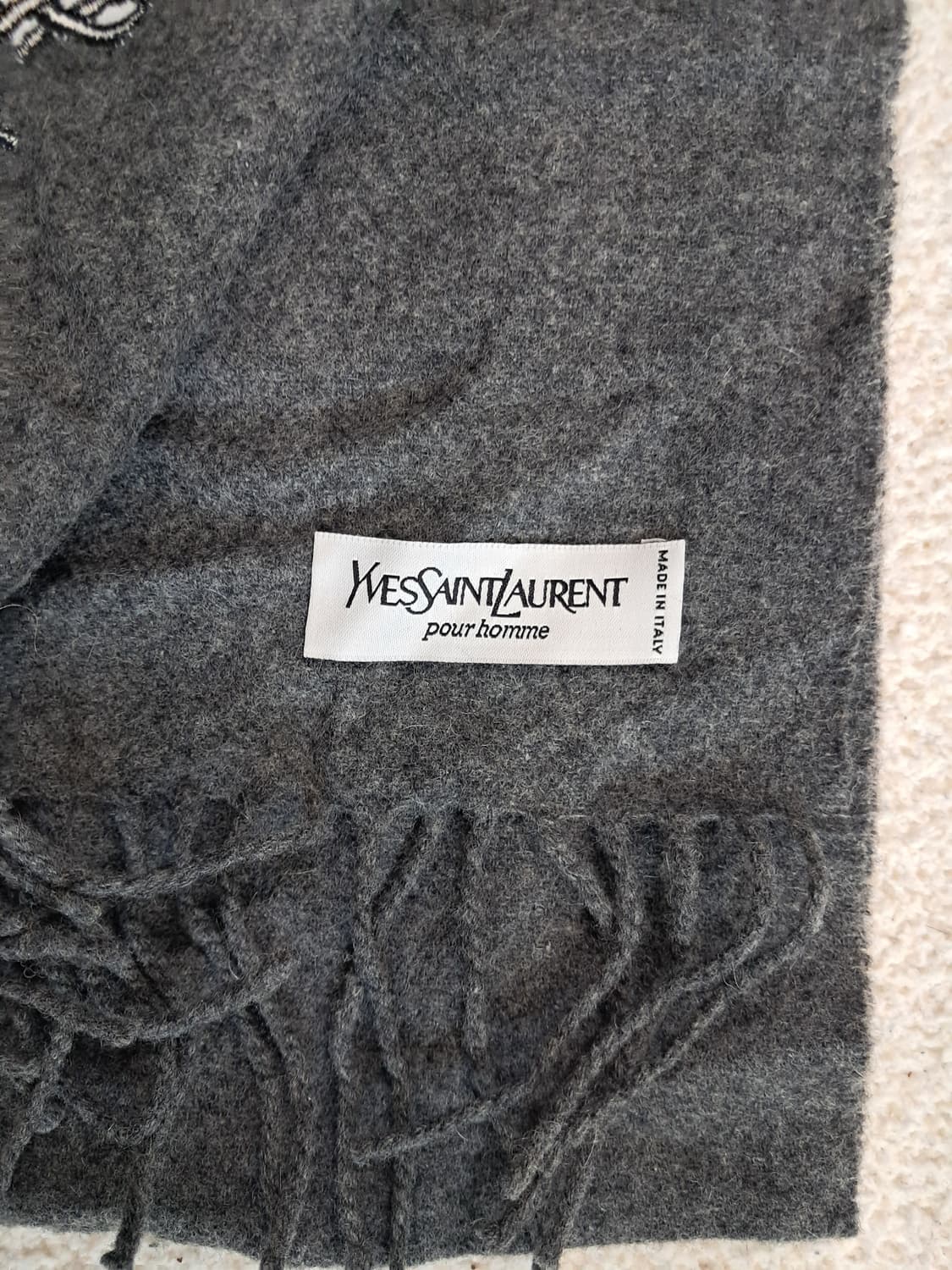 입생로랑 울캐시미어 머플러 상품이미지3