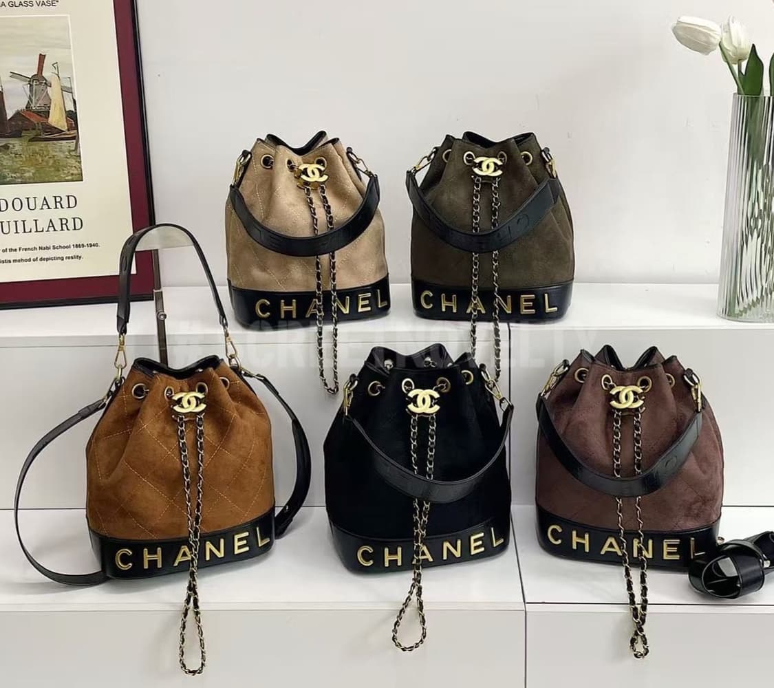 샤넬 투톤 스웨이드 버킷백 상품이미지1