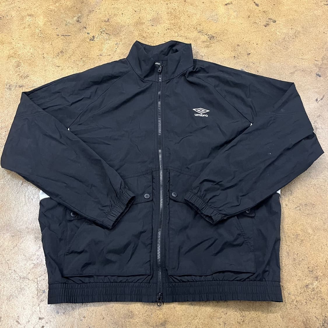 [정품/100] 엄브로 플레이버 스탠넥 바람막이 웜업 자켓 b17 상품이미지3