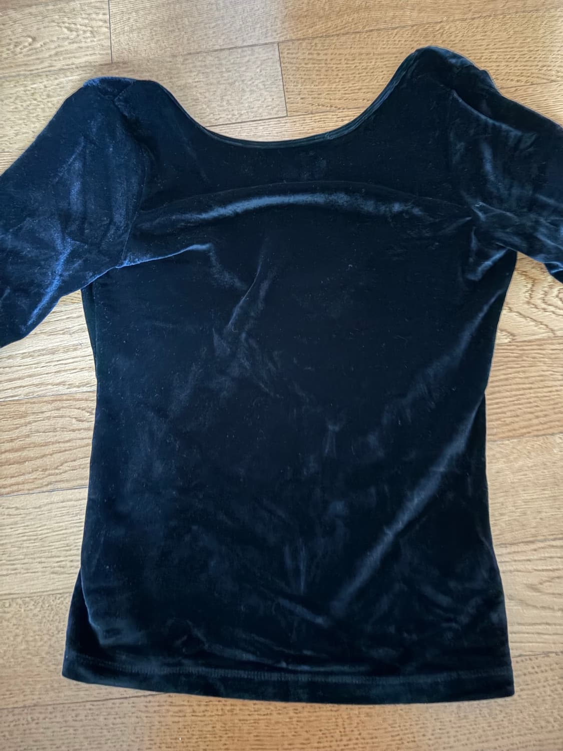 더바넷 Black Velvet Scoop Back T-Shirt_bk 상품이미지4